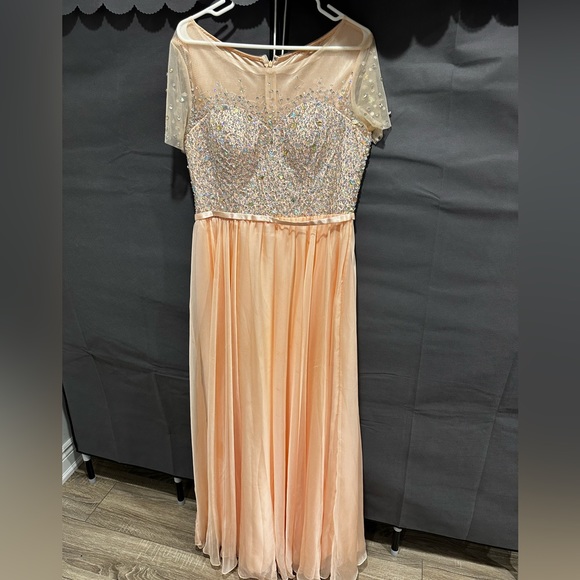 Plus size dresses for sale. Only work once amazing quality. - Picture 16 of 16